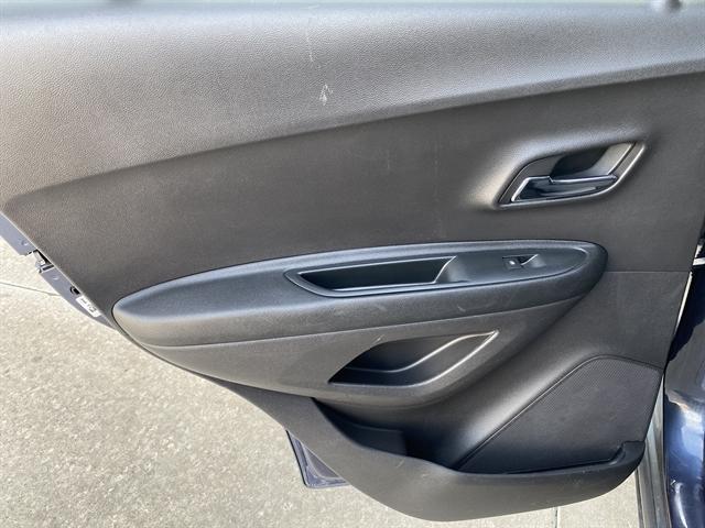 Photo of 2018 Storm Blue Metallic Chevrolet Trax