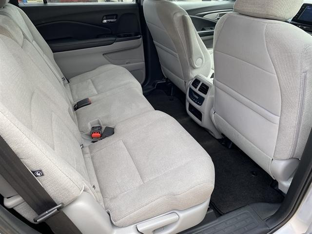 Photo of 2016 Modern Steel Metallic Honda Pilot