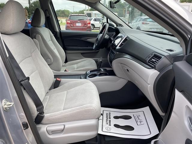 Photo of 2016 Modern Steel Metallic Honda Pilot