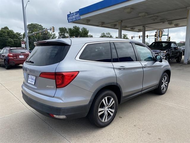 Photo of 2016 Modern Steel Metallic Honda Pilot
