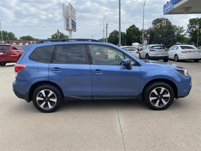 Photo of 2018 Quartz Blue Pearl Subaru Forester