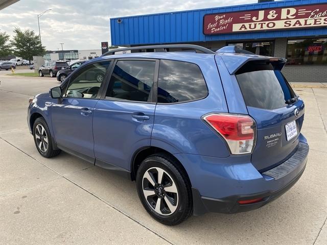 Photo of 2018 Quartz Blue Pearl Subaru Forester