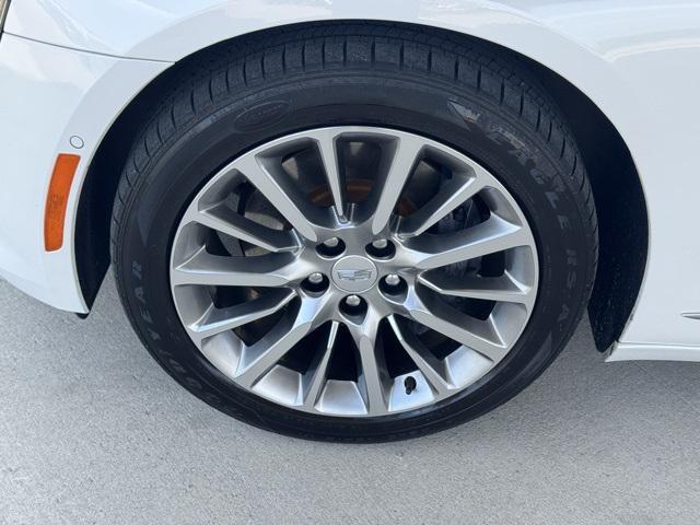 Photo of 2018 Crystal White Tricoat Cadillac CT6