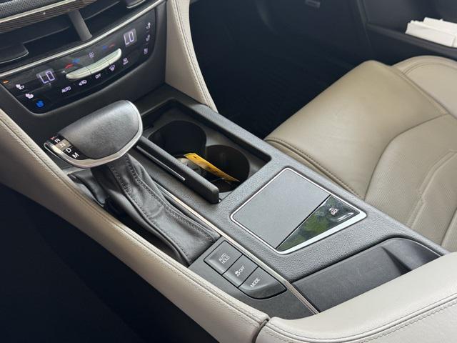 Photo of 2018 Crystal White Tricoat Cadillac CT6