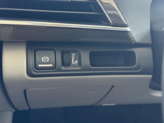 Photo of 2018 Crystal White Tricoat Cadillac CT6