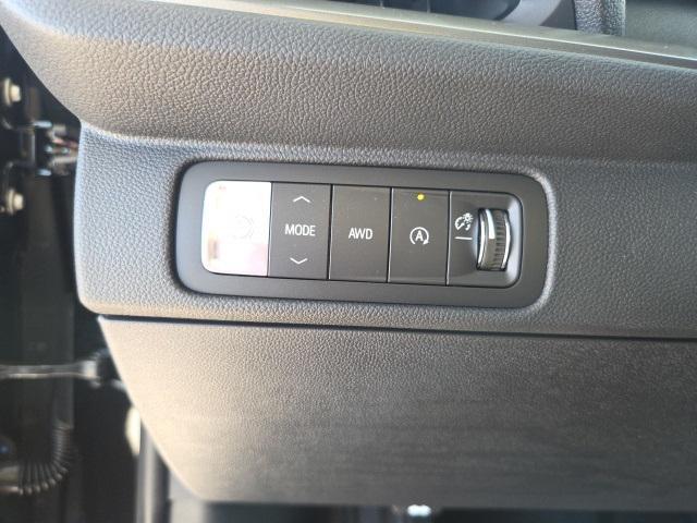 Photo of 2026 Mosaic Black Metallic Chevrolet Traverse