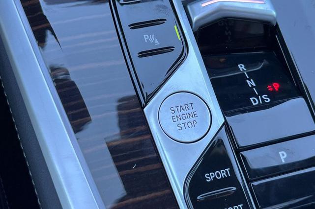 Photo of 2026 Mineral White Metallic BMW X5