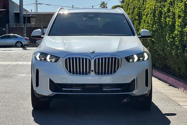Photo of 2026 Mineral White Metallic BMW X5