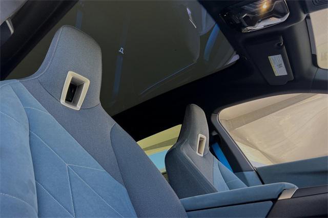 Photo of 2023 Mineral White Metallic BMW iX