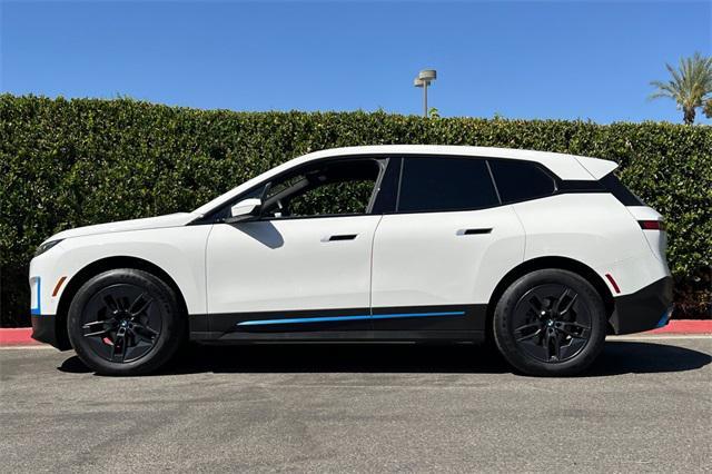 Photo of 2023 Mineral White Metallic BMW iX