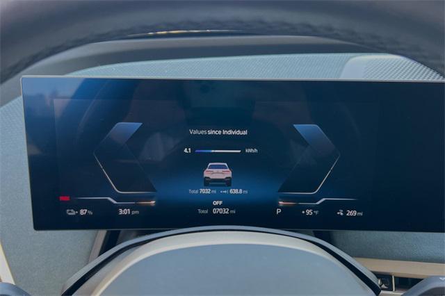 Photo of 2023 Mineral White Metallic BMW iX