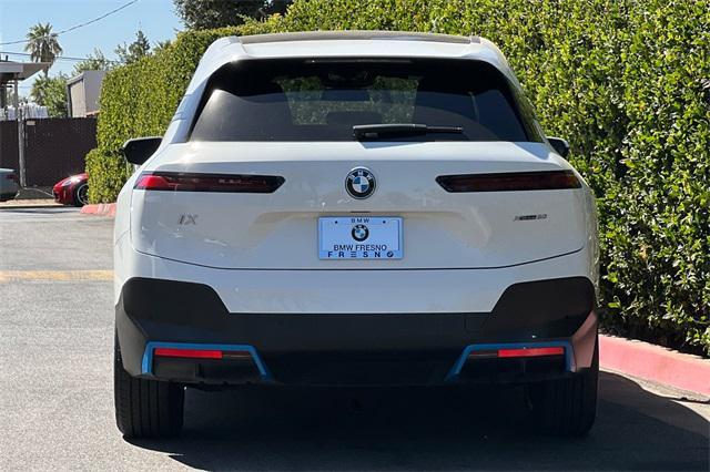 Photo of 2023 Mineral White Metallic BMW iX