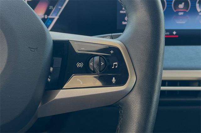 Photo of 2023 Mineral White Metallic BMW iX