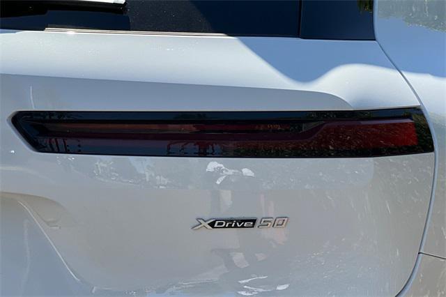 Photo of 2023 Mineral White Metallic BMW iX