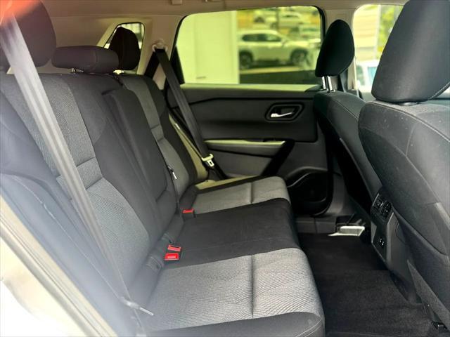 Photo of 2024 Brilliant Silver Metallic Nissan Rogue