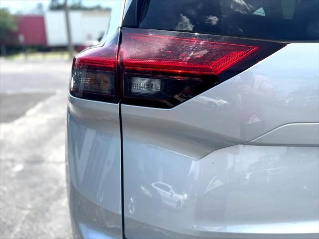 Photo of 2024 Brilliant Silver Metallic Nissan Rogue