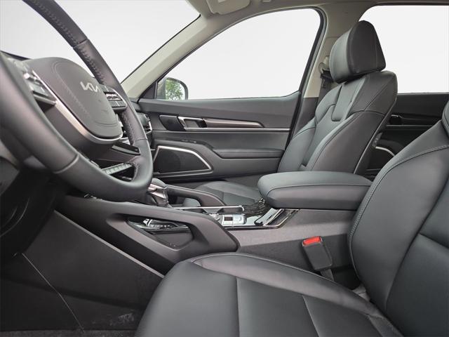 Photo of 2025 Dark Moss Kia Telluride