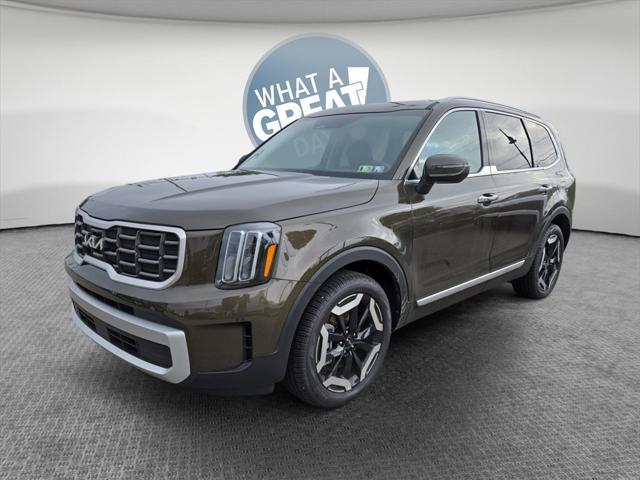 Photo of 2025 Dark Moss Kia Telluride