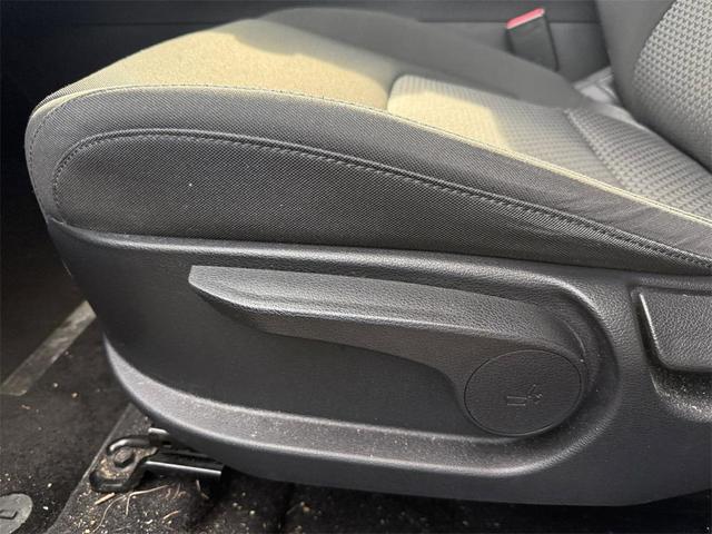 Photo of 2023 Steel Gray Kia Sportage Hybrid