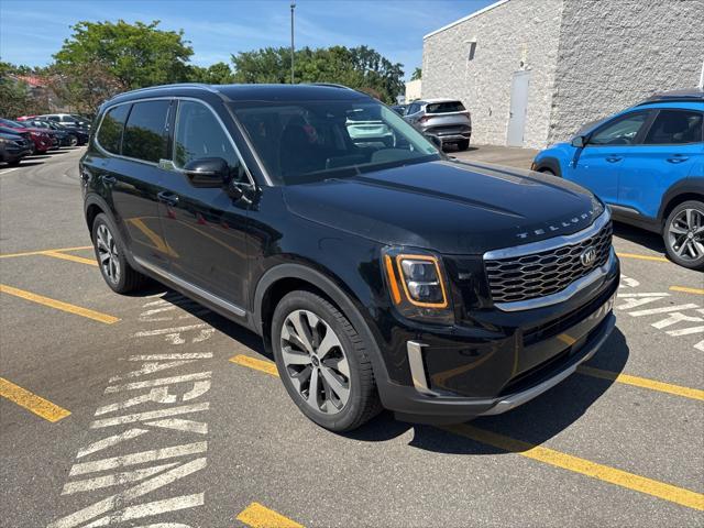 Photo of 2021 Ebony Black Kia Telluride