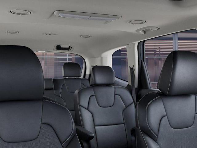 Photo of 2025 Everlasting Silver Kia Telluride