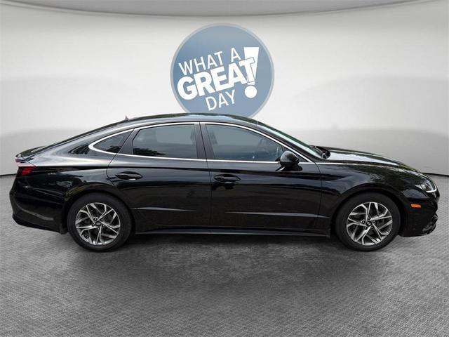 Photo of 2022 Phantom Black Hyundai SONATA