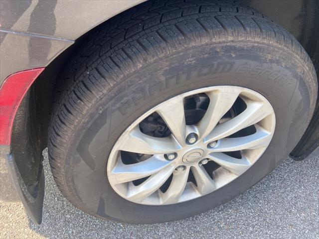 Photo of 2018 Granite Crystal Metallic Clearcoat Chrysler Pacifica