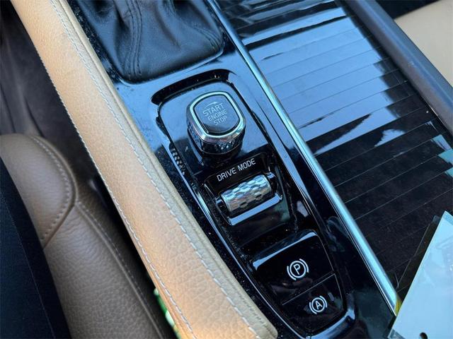 Photo of 2018 Black Volvo S90