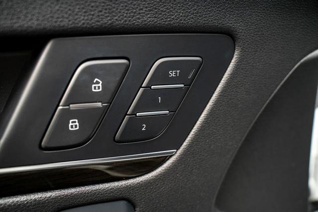 Photo of 2019 Glacier White Metallic Audi Q5