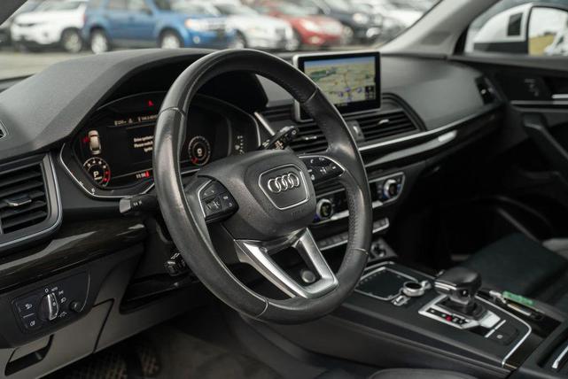 Photo of 2019 Glacier White Metallic Audi Q5