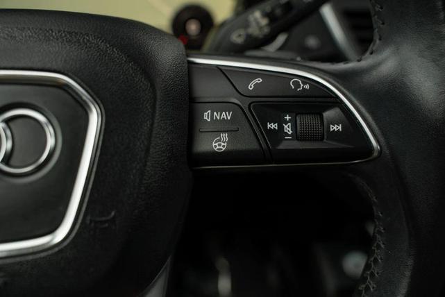 Photo of 2019 Glacier White Metallic Audi Q5
