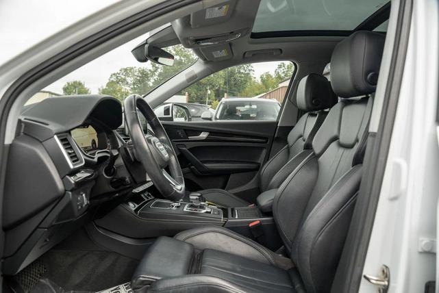 Photo of 2019 Glacier White Metallic Audi Q5