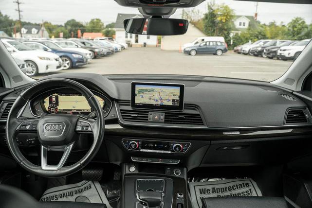 Photo of 2019 Glacier White Metallic Audi Q5