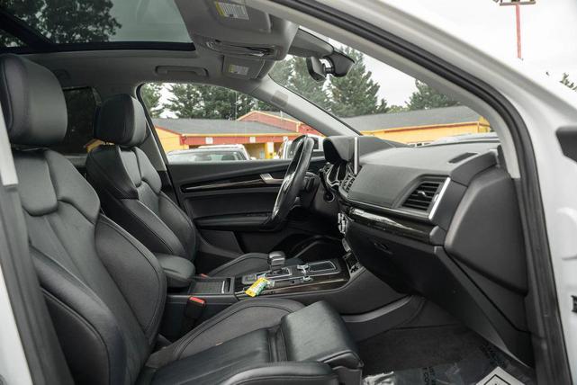 Photo of 2019 Glacier White Metallic Audi Q5