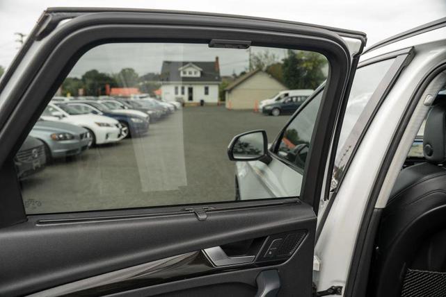Photo of 2019 Glacier White Metallic Audi Q5