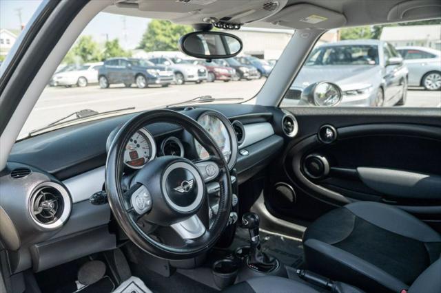 Photo of 2010 Gold MINI Cooper