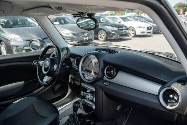 Photo of 2010 Gold MINI Cooper