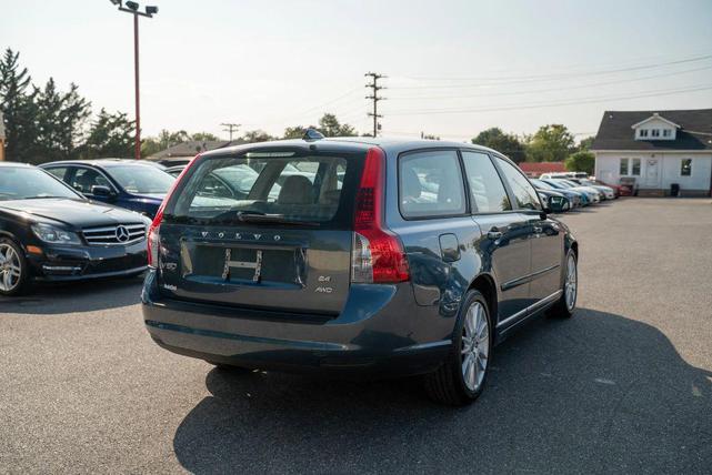 Photo of 2010 Barents Blue Metallic Volvo V50