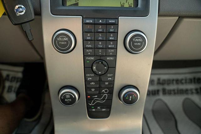 Photo of 2010 Barents Blue Metallic Volvo V50