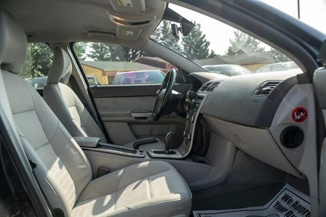 Photo of 2010 Barents Blue Metallic Volvo V50
