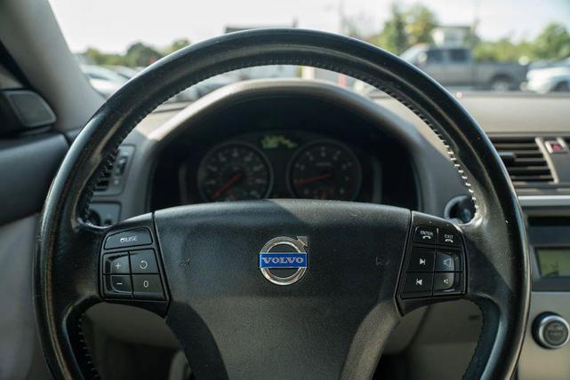 Photo of 2010 Barents Blue Metallic Volvo V50