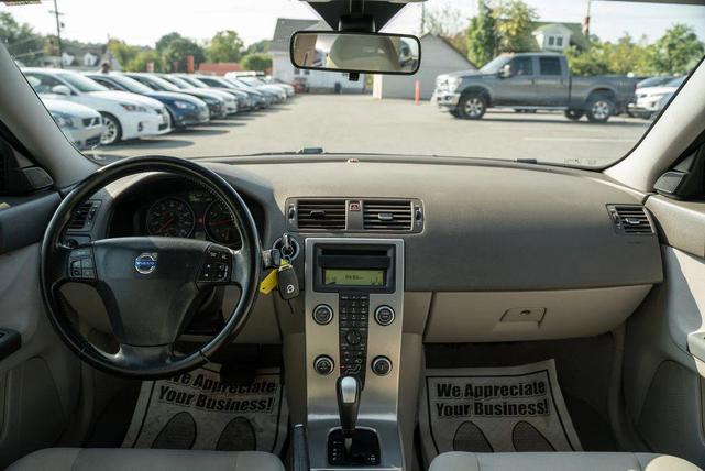 Photo of 2010 Barents Blue Metallic Volvo V50
