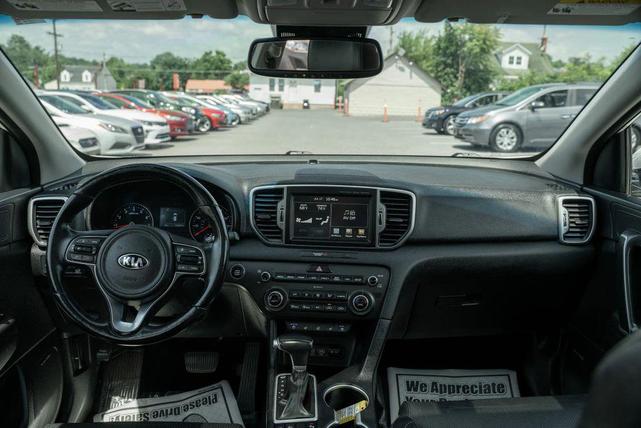 Photo of 2017 Snow White Pearl Kia Sportage