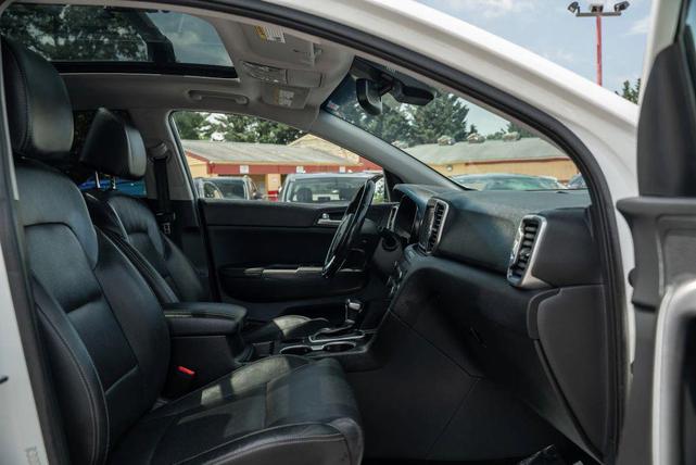 Photo of 2017 Snow White Pearl Kia Sportage