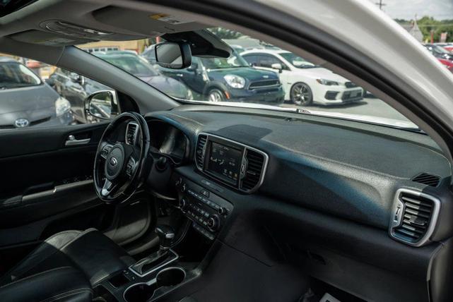 Photo of 2017 Snow White Pearl Kia Sportage