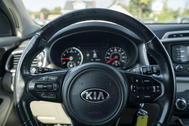Photo of 2016 Snow White Pearl Kia Sorento