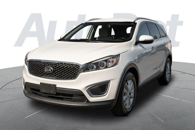 Photo of 2016 Snow White Pearl Kia Sorento
