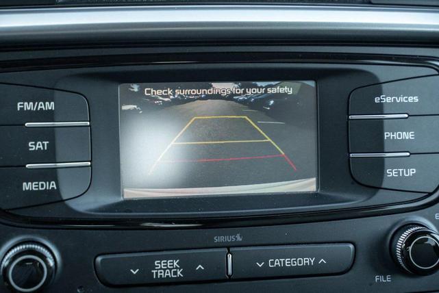 Photo of 2016 Snow White Pearl Kia Sorento
