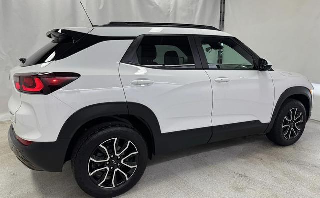 Photo of 2024 Summit White Chevrolet Trailblazer