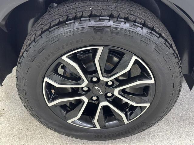 Photo of 2024 Summit White Chevrolet Trailblazer